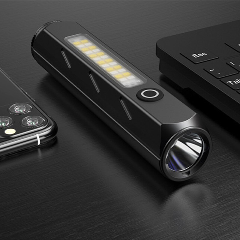 Potente linterna LED SST40 217 - Edc (Every Day Carry reseña y precio